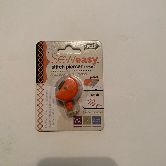 We R Memory Keepers Sew Easy Stitch Piercer Cross Head - Picture 1 of 2